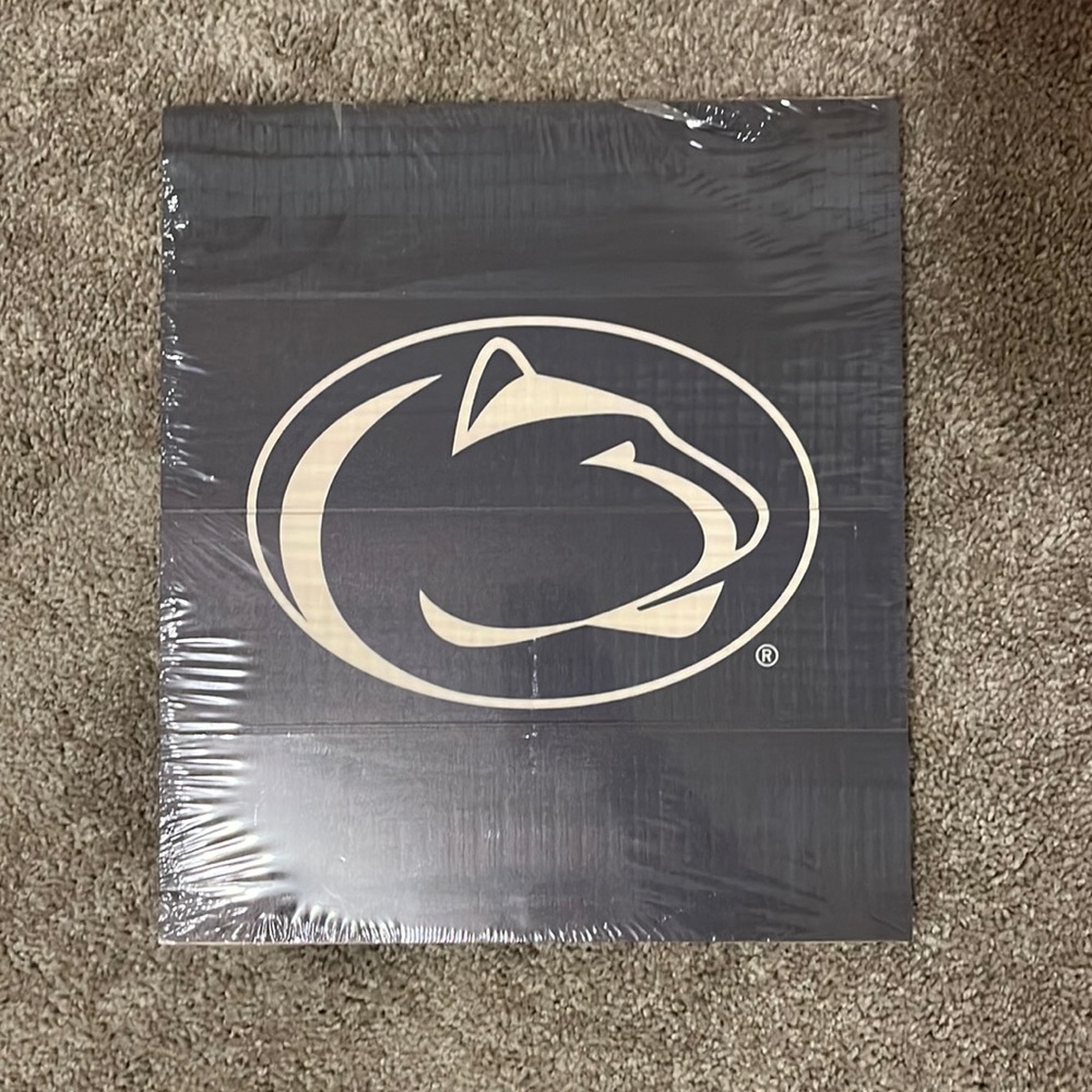 Wooden Penn State sign.